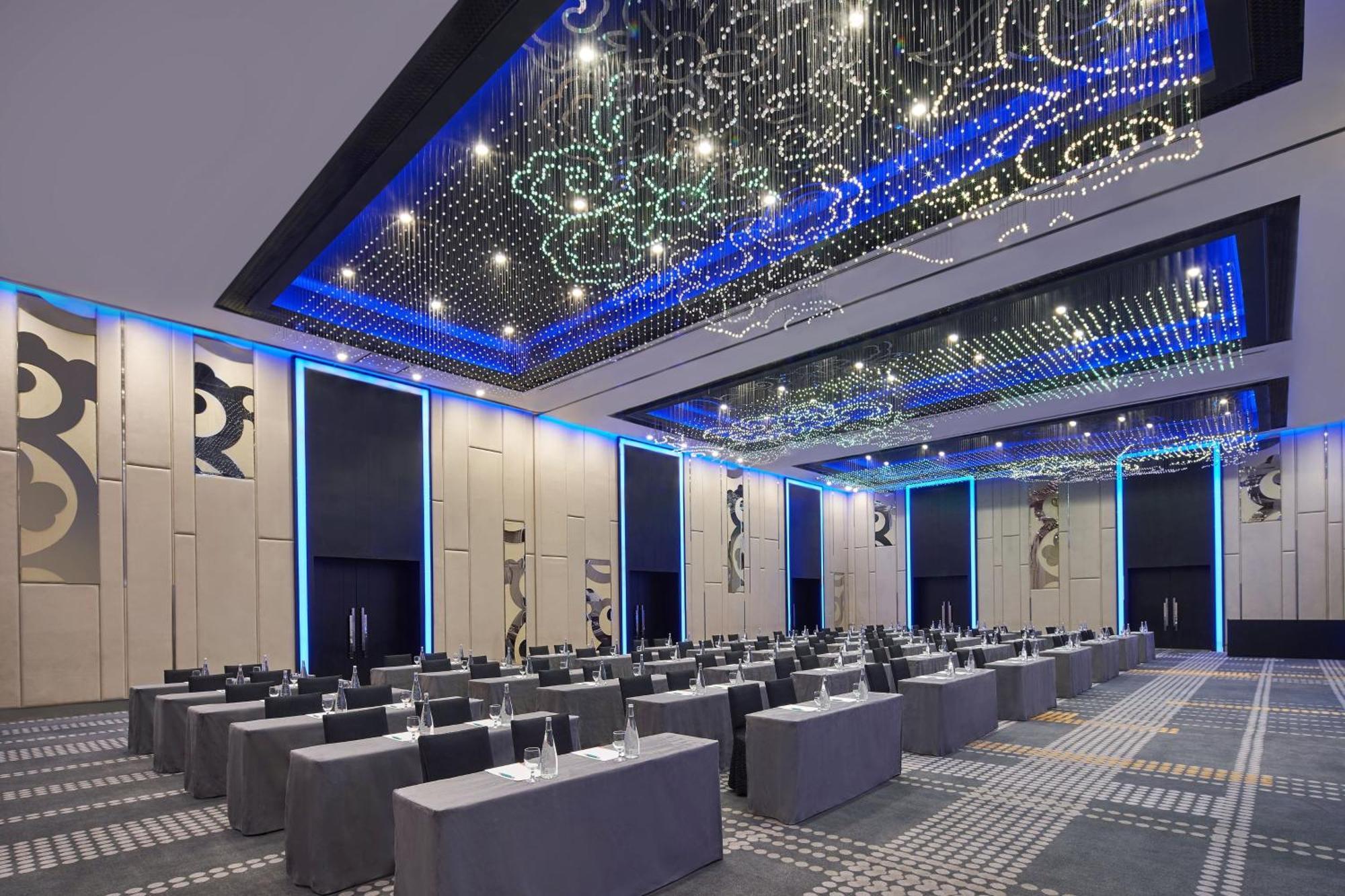 Le Meridien Kuala Lumpur Kültér fotó The 1000-seat conference hall