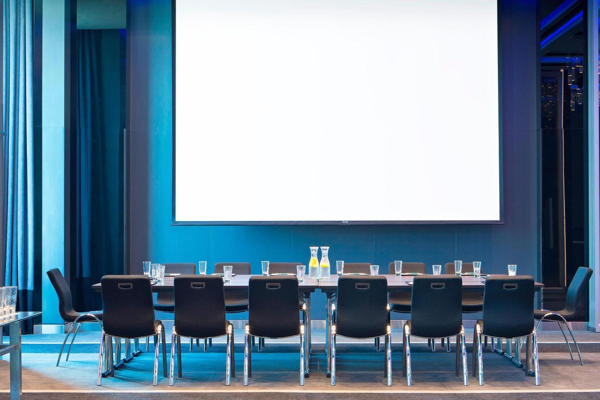 Le Meridien Kuala Lumpur Kültér fotó The boardroom